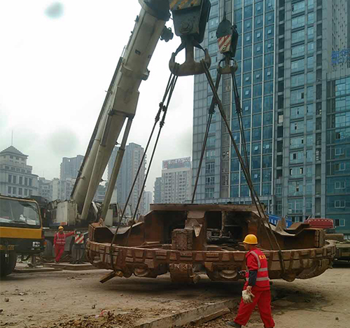 庙头汽车吊盾构机