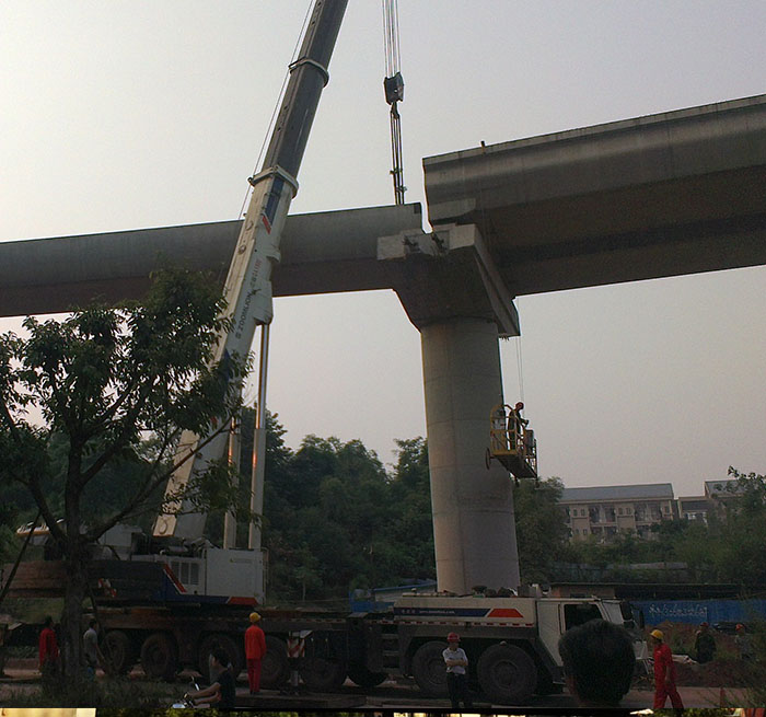 庙头轻轨和地铁吊装